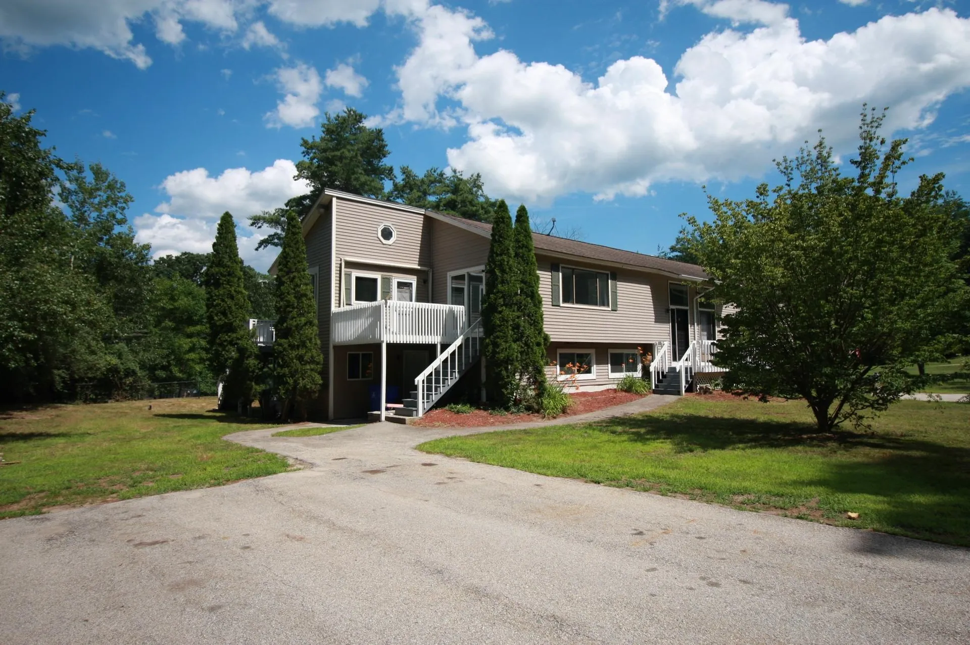 10 Sullivan Road Hudson NH 03051