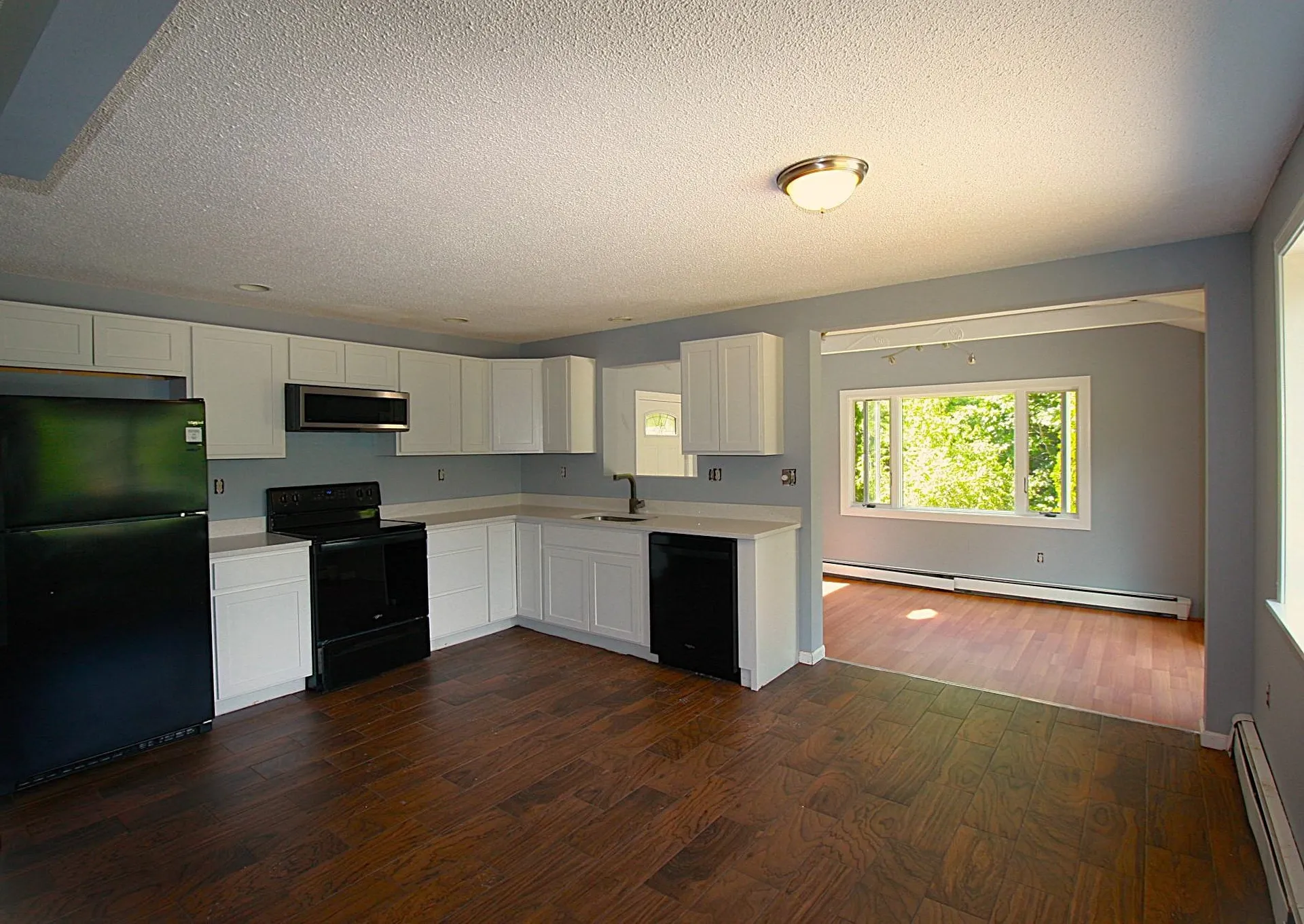 10 Sullivan Road Hudson NH 03051