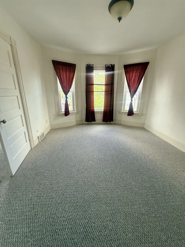 61 Laurel Street Manchester NH 30103