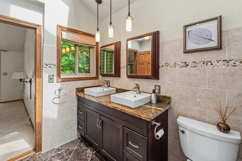 36 Windsor Boulevard Londonderry NH 03053
