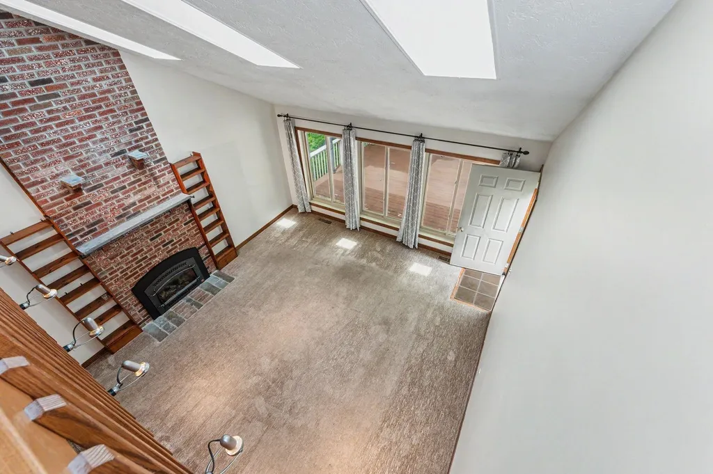 36 Windsor Boulevard Londonderry NH 03053