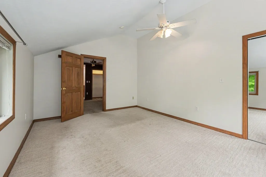 36 Windsor Boulevard Londonderry NH 03053