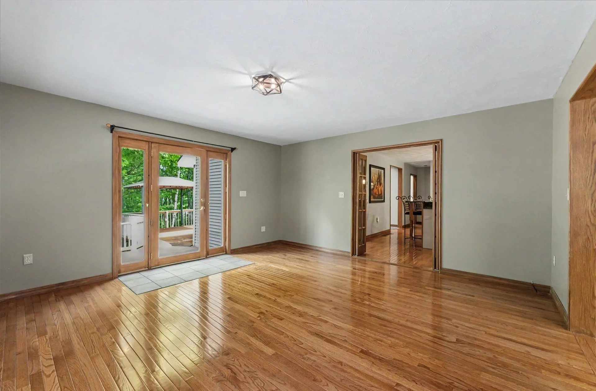 36 Windsor Boulevard Londonderry NH 03053