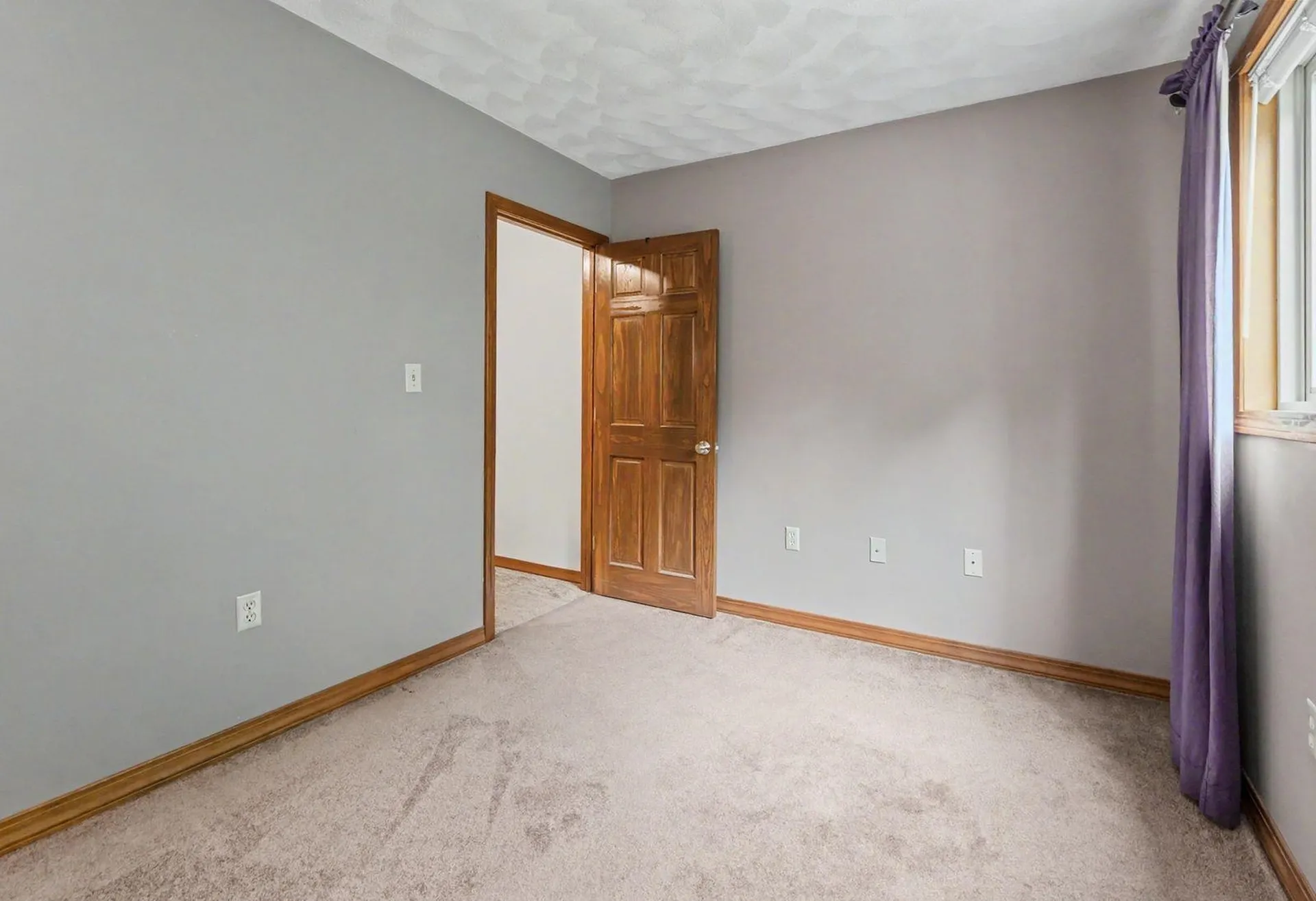 36 Windsor Boulevard Londonderry NH 03053