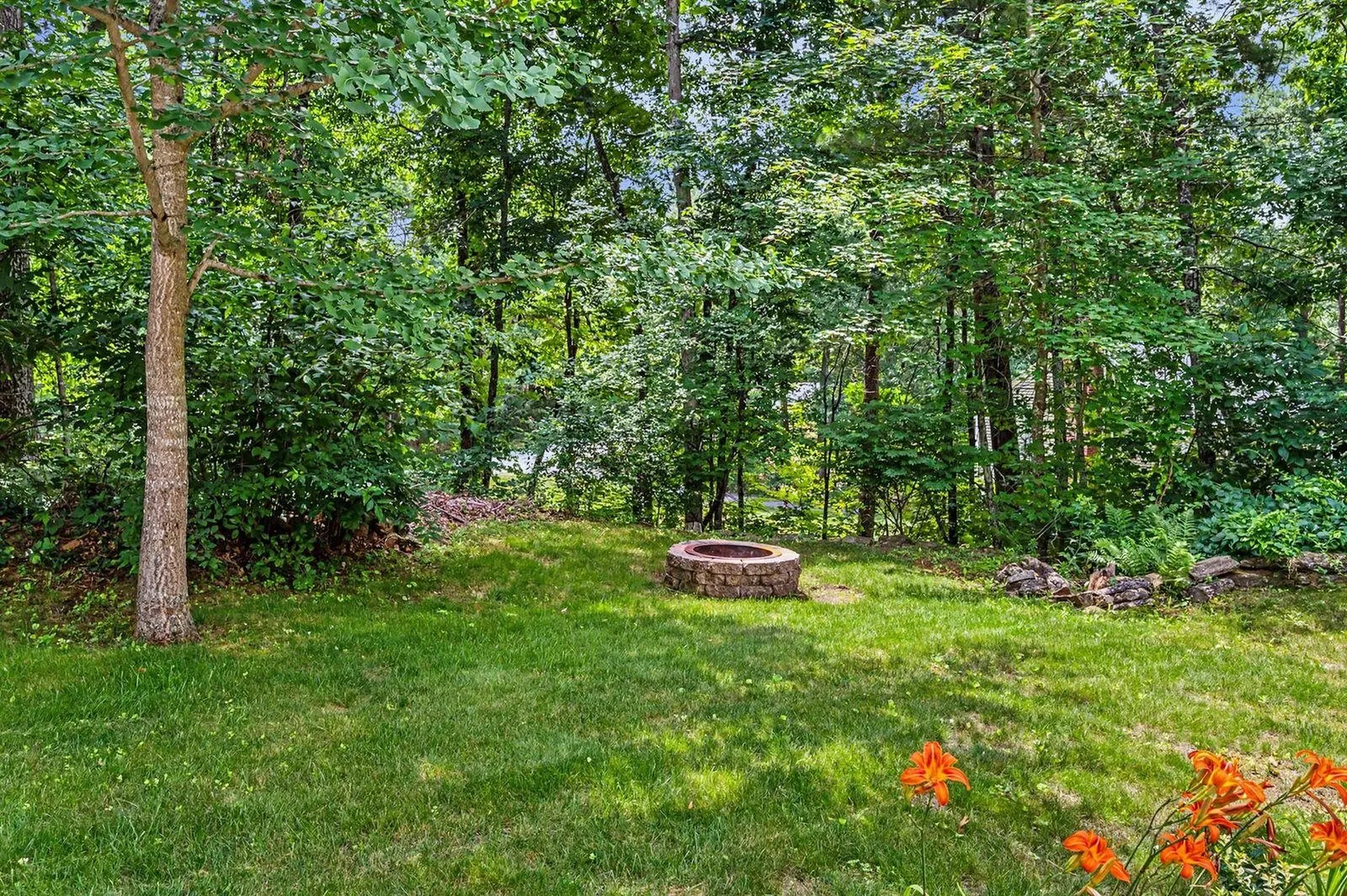 36 Windsor Boulevard Londonderry NH 03053