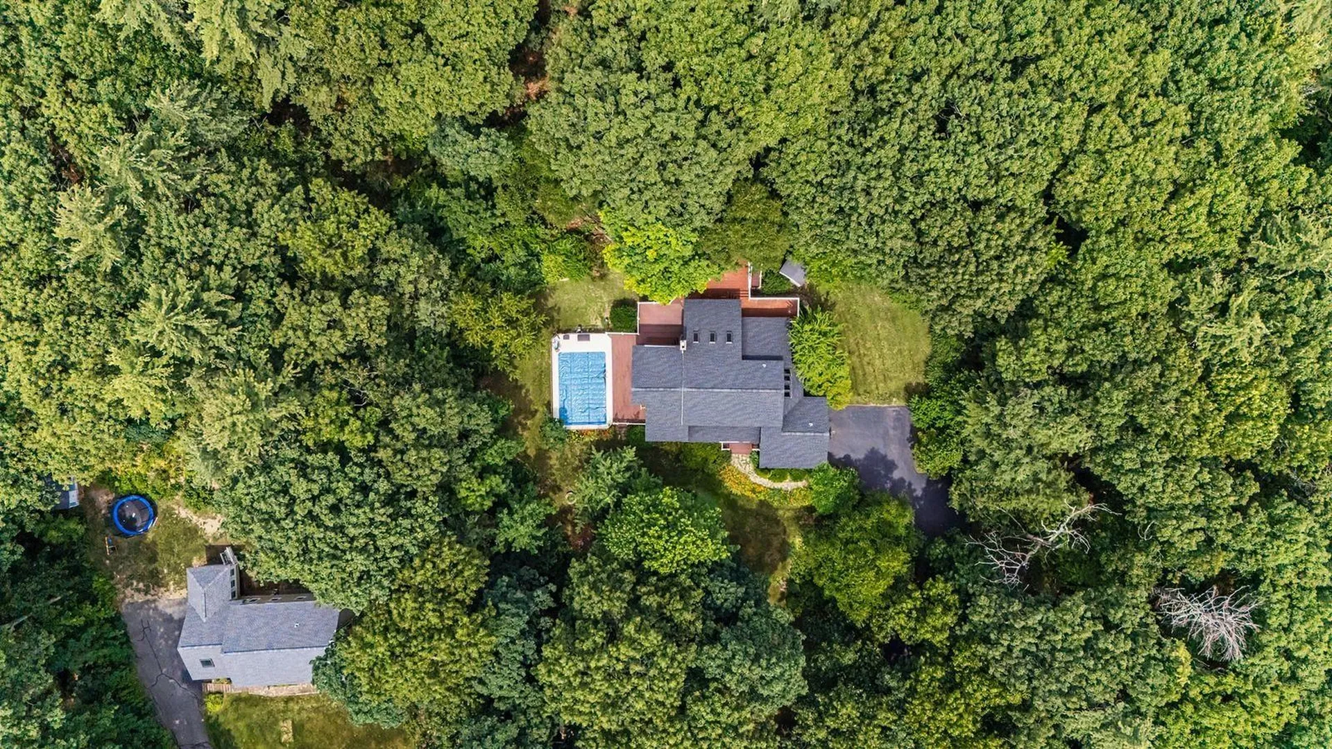 36 Windsor Boulevard Londonderry NH 03053