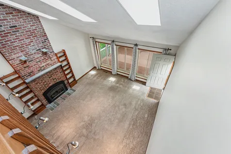 36 Windsor Boulevard Londonderry NH 03053