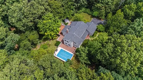 36 Windsor Boulevard Londonderry NH 03053