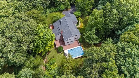 36 Windsor Boulevard Londonderry NH 03053