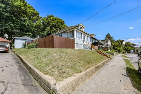 80 Baldwin Street Laconia NH 03246