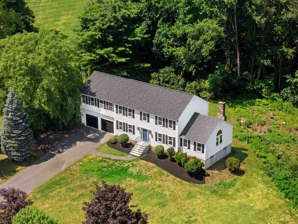 4 Elijah Hill Lane Londonderry NH 03053