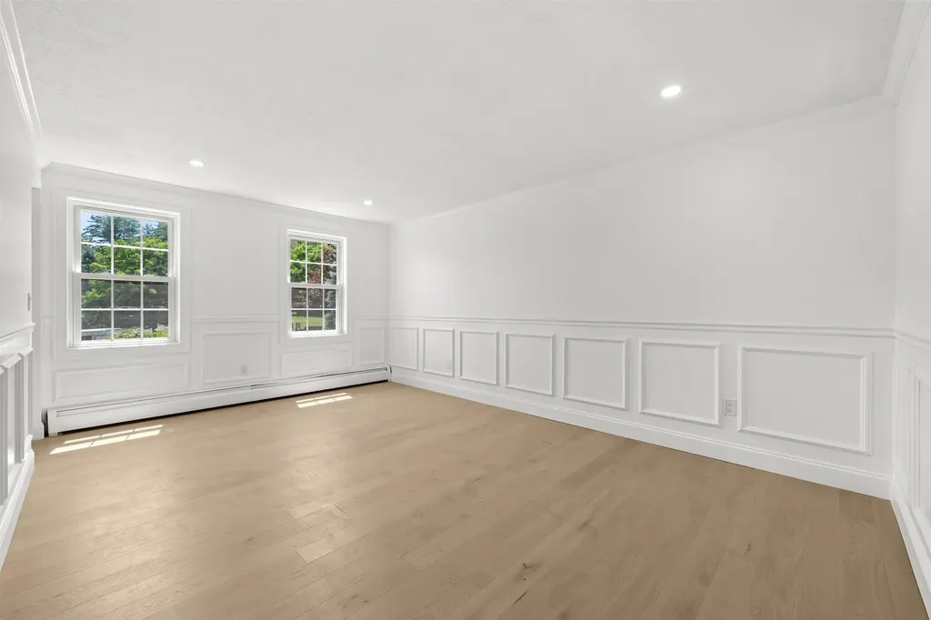 4 Elijah Hill Lane Londonderry NH 03053