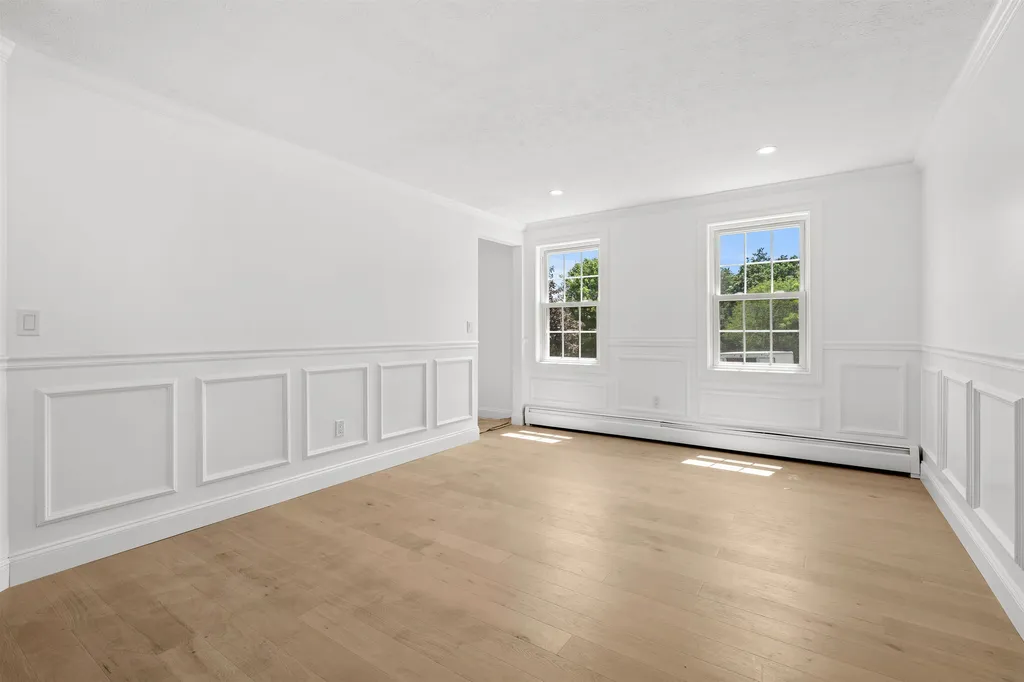 4 Elijah Hill Lane Londonderry NH 03053