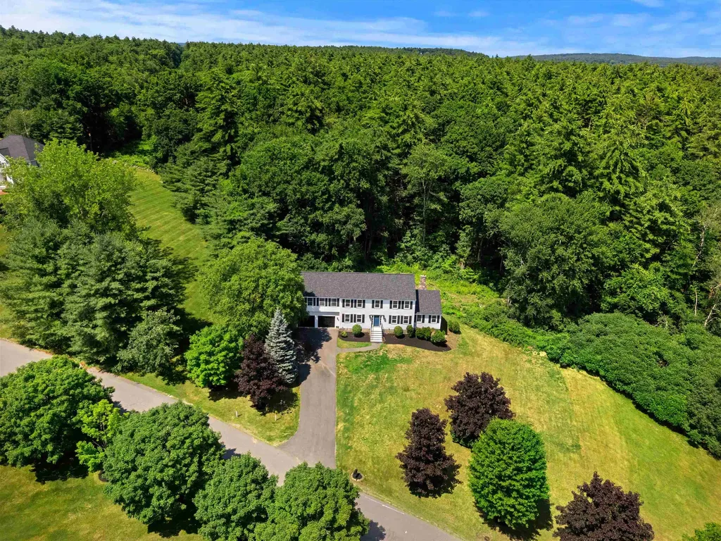 4 Elijah Hill Lane Londonderry NH 03053
