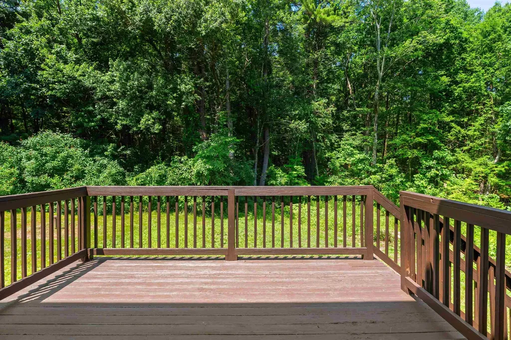 4 Elijah Hill Lane Londonderry NH 03053