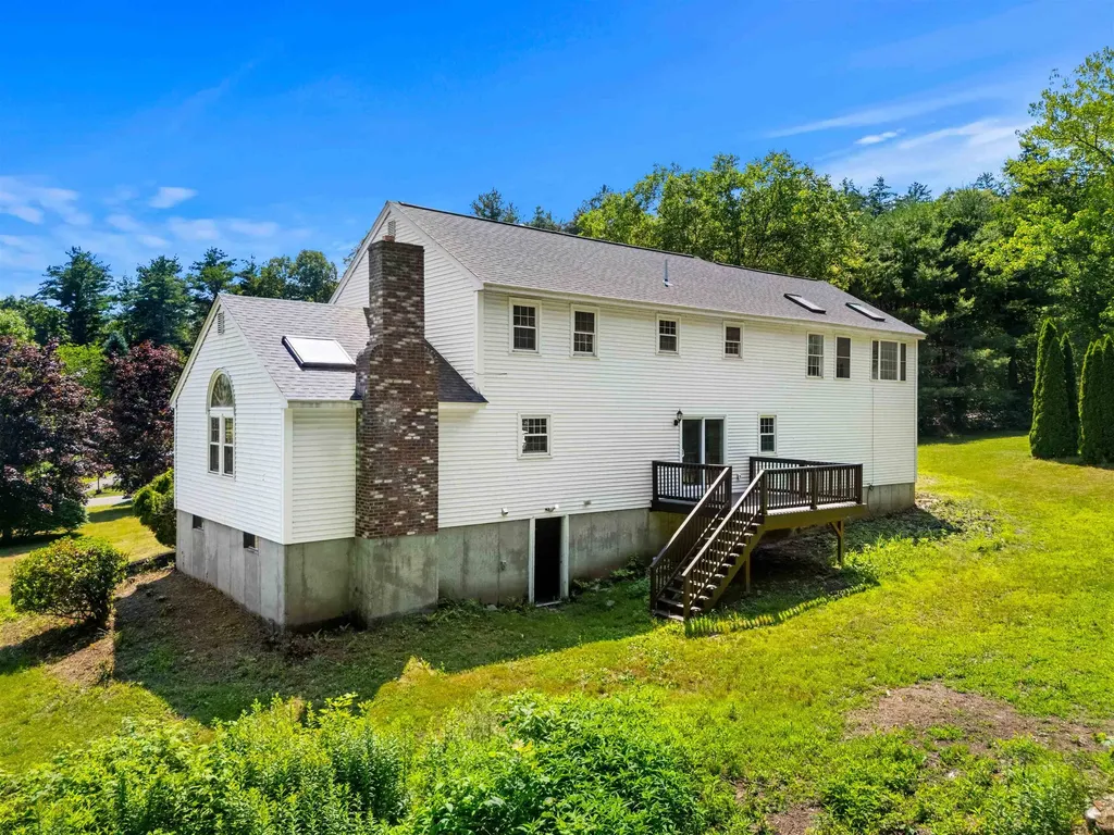 4 Elijah Hill Lane Londonderry NH 03053