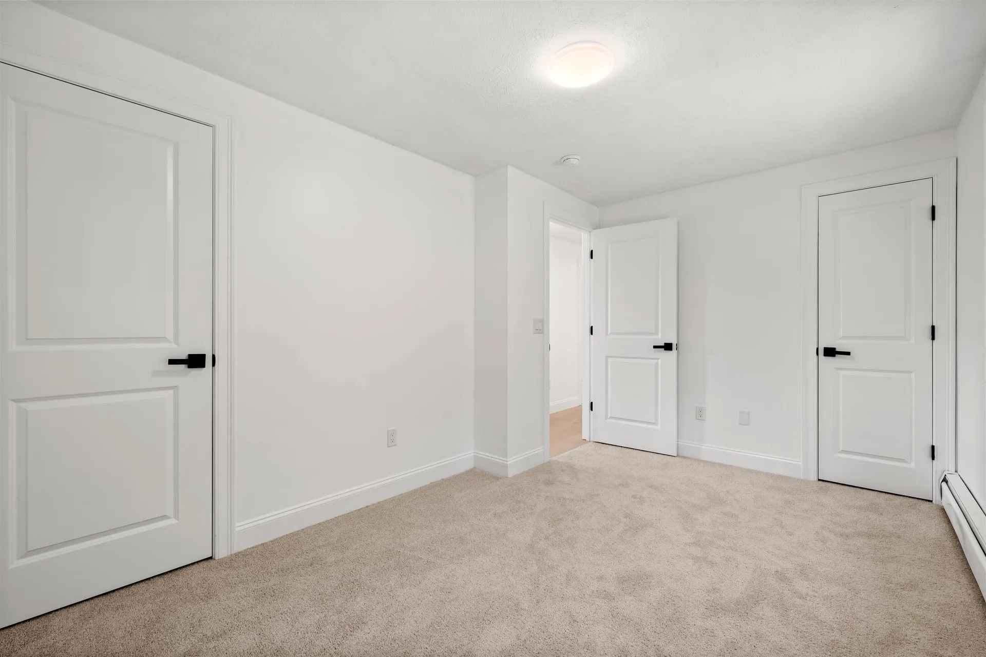4 Elijah Hill Lane Londonderry NH 03053