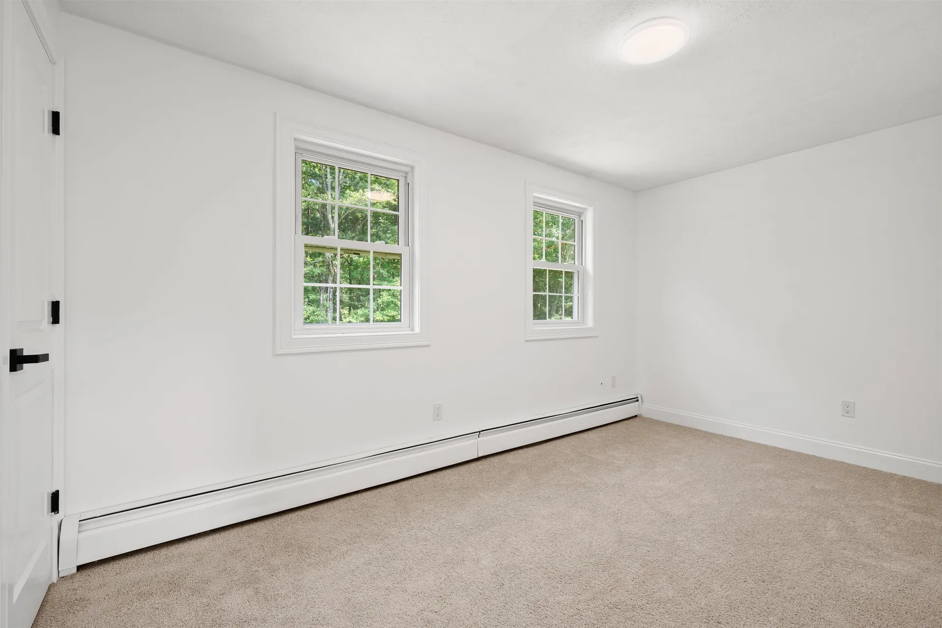 4 Elijah Hill Lane Londonderry NH 03053