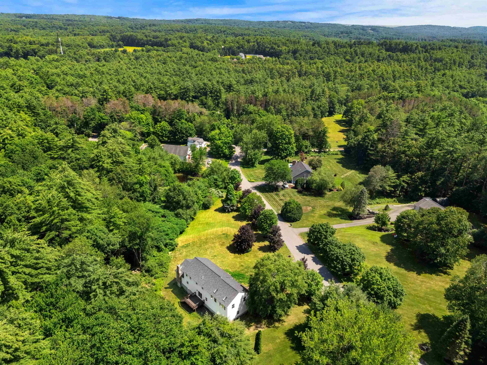 4 Elijah Hill Lane Londonderry NH 03053