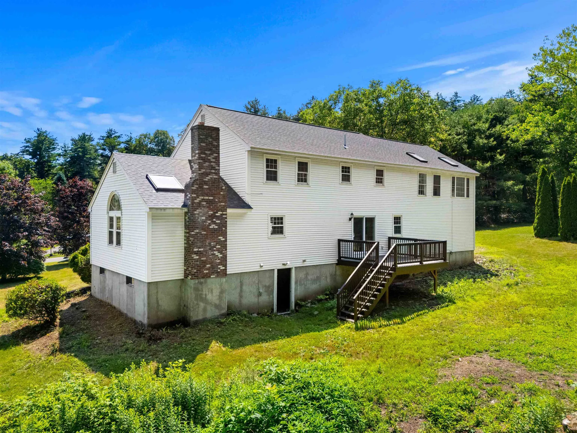 4 Elijah Hill Lane Londonderry NH 03053