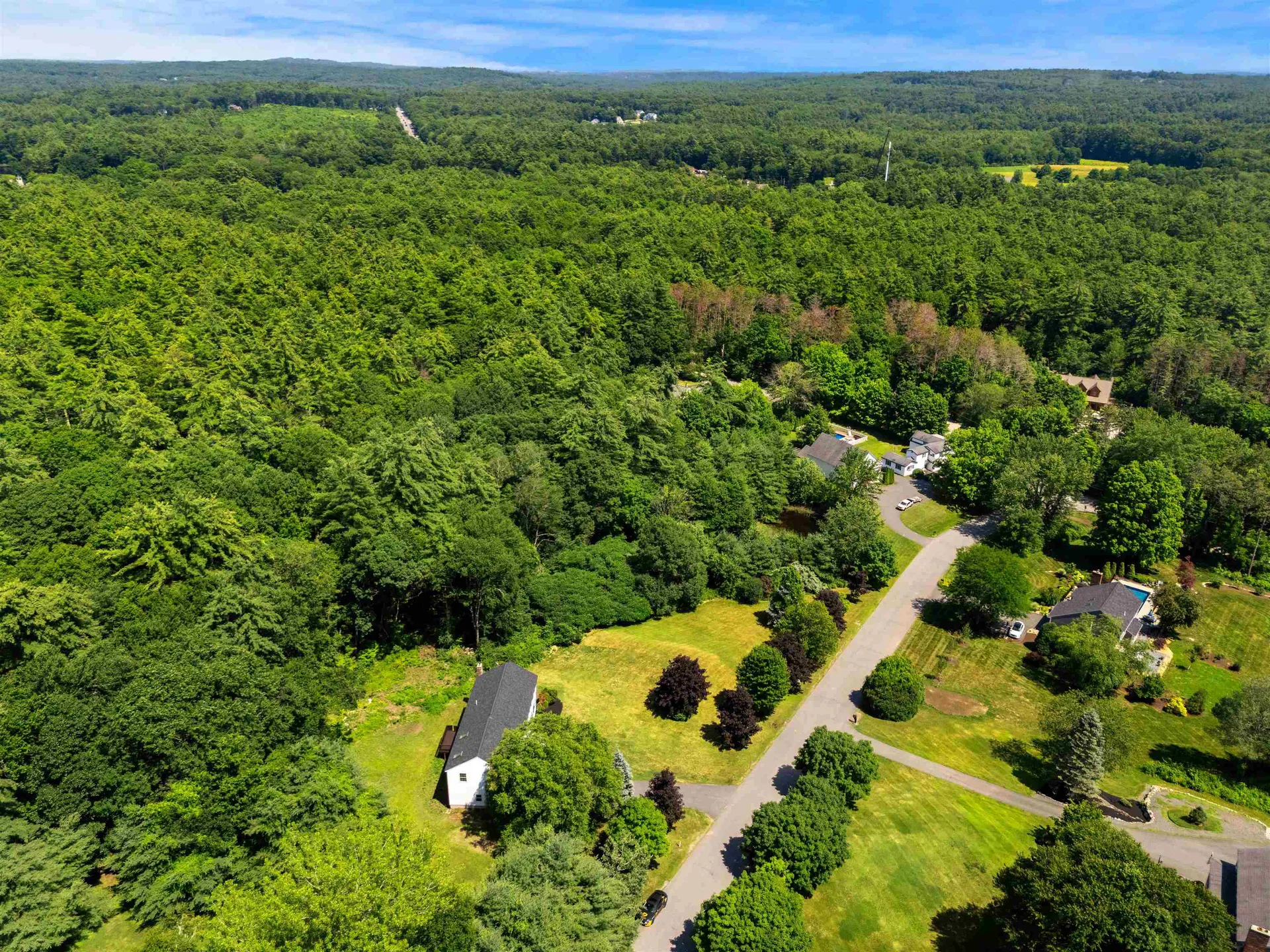 4 Elijah Hill Lane Londonderry NH 03053