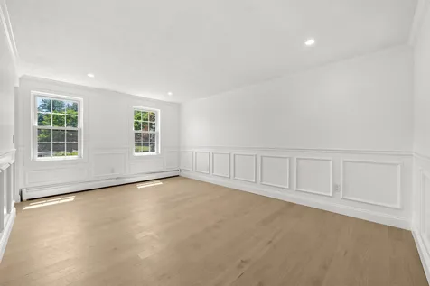 4 Elijah Hill Lane Londonderry NH 03053