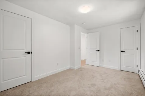 4 Elijah Hill Lane Londonderry NH 03053