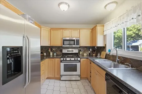 E11 Stonehedge Drive South Burlington VT 05403