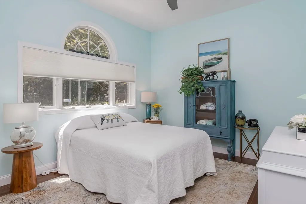 259 Old Lake Shore Road Gilford NH 03249