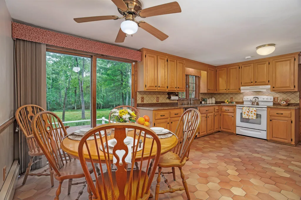 75 Meadow Drive Hollis NH 03049