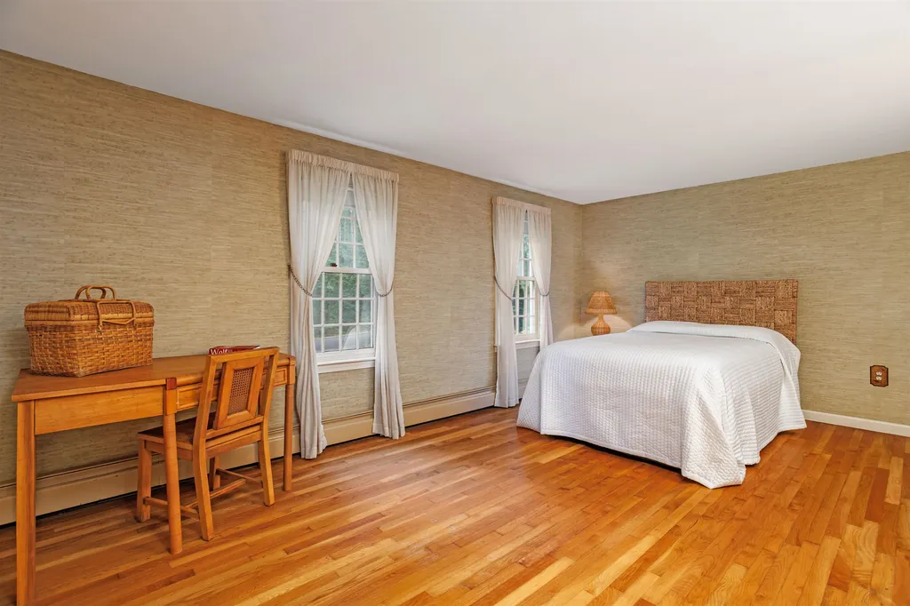 75 Meadow Drive Hollis NH 03049