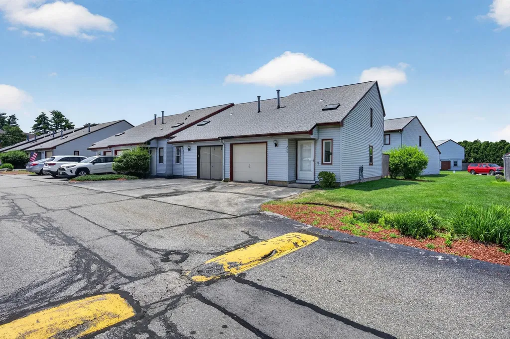 256 Stonebridge Drive Nashua NH 03063