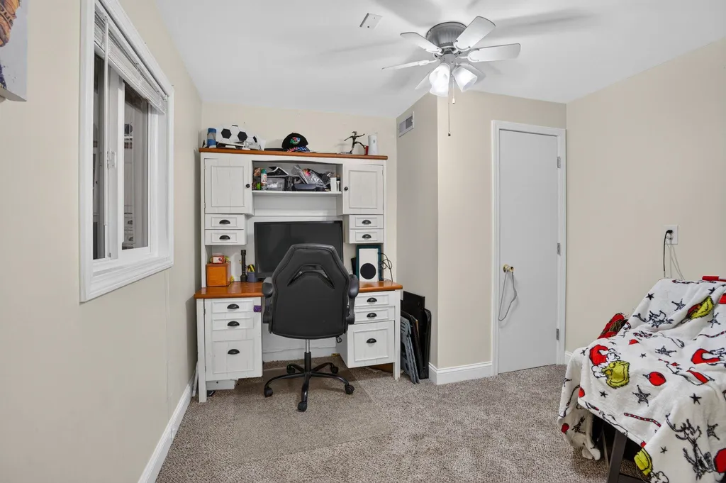 256 Stonebridge Drive Nashua NH 03063