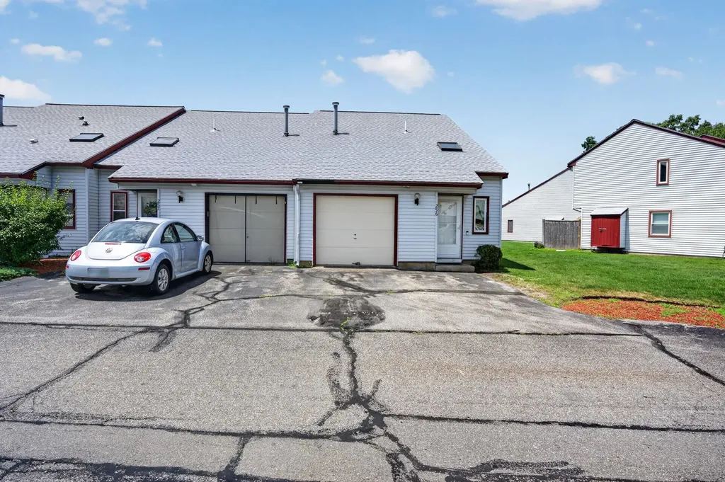 256 Stonebridge Drive Nashua NH 03063
