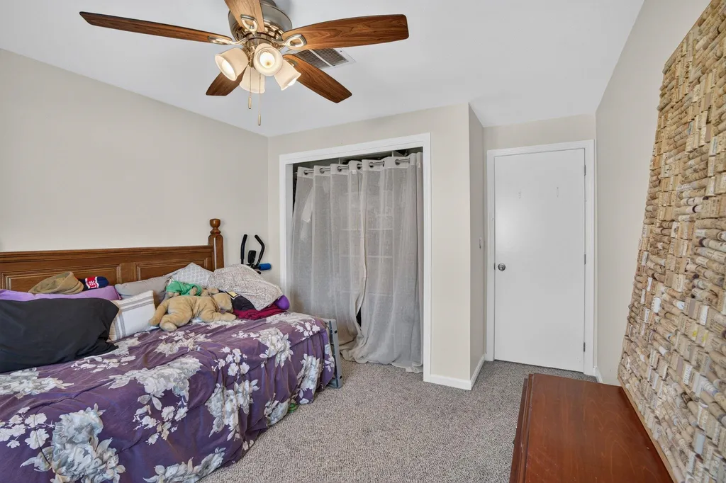 256 Stonebridge Drive Nashua NH 03063