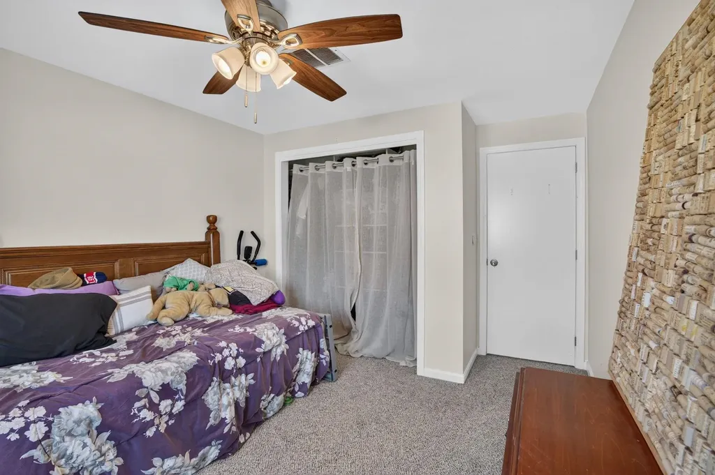 256 Stonebridge Drive Nashua NH 03063