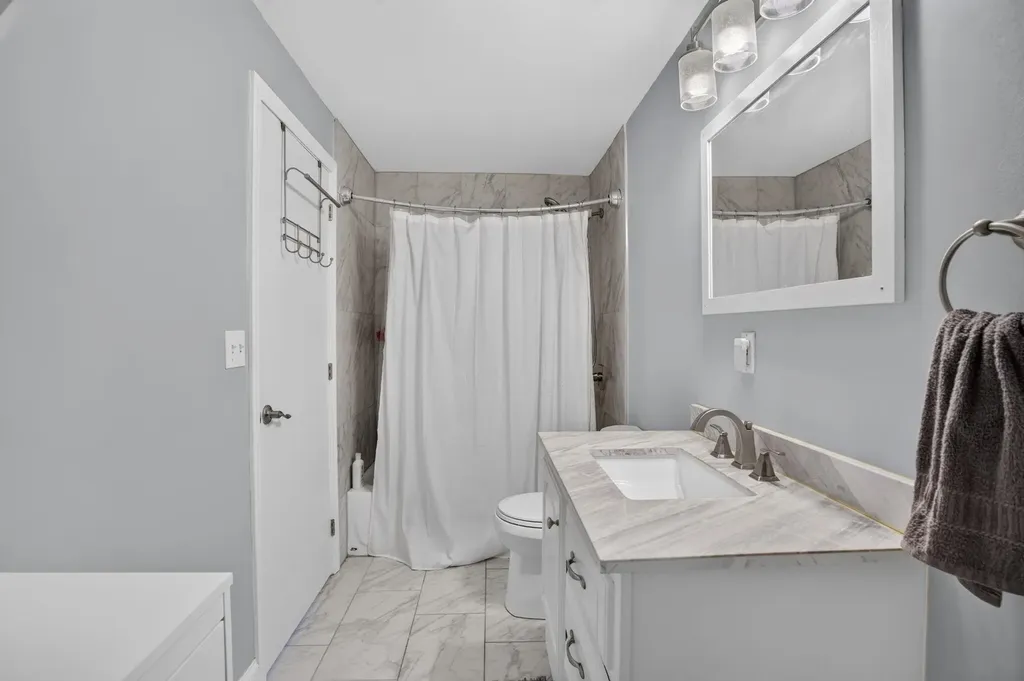 256 Stonebridge Drive Nashua NH 03063