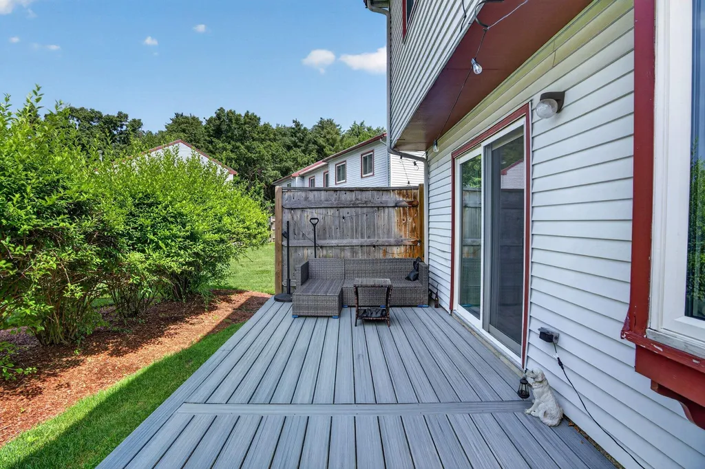 256 Stonebridge Drive Nashua NH 03063