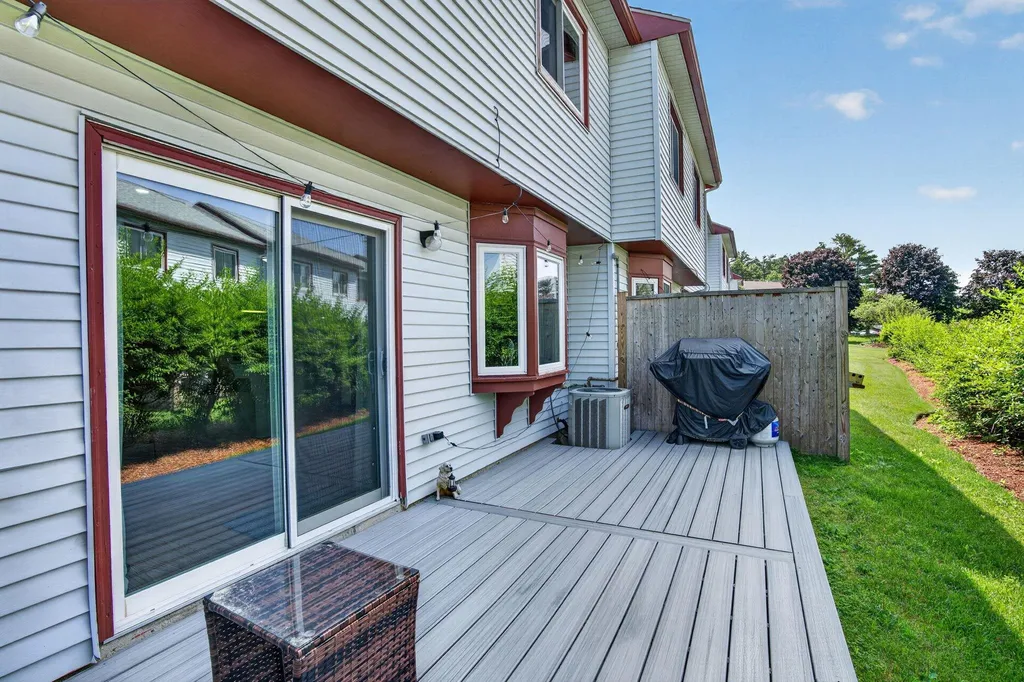 256 Stonebridge Drive Nashua NH 03063