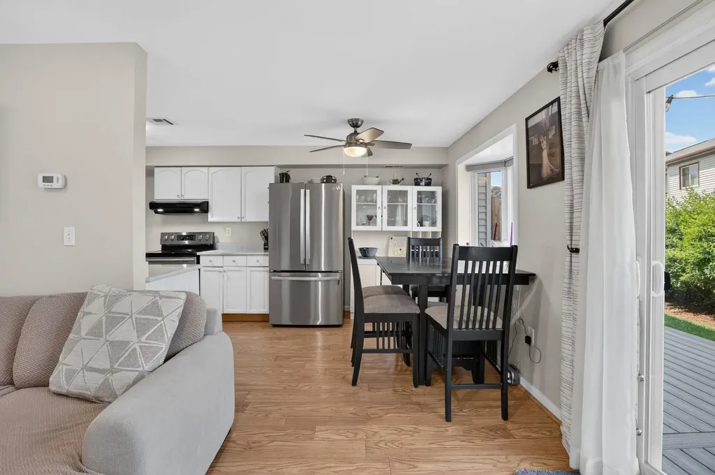 256 Stonebridge Drive Nashua NH 03063