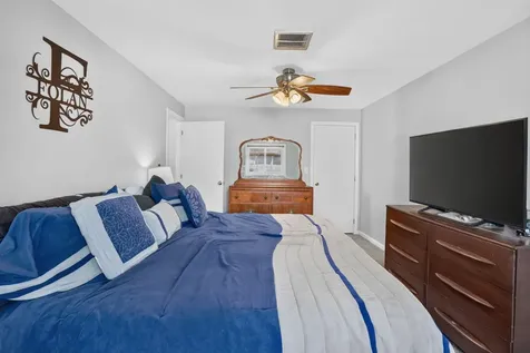 256 Stonebridge Drive Nashua NH 03063