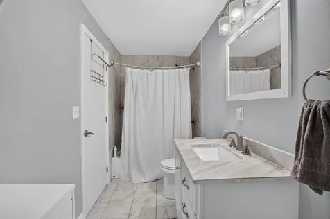 256 Stonebridge Drive Nashua NH 03063