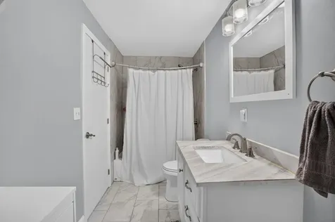 256 Stonebridge Drive Nashua NH 03063