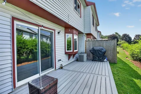256 Stonebridge Drive Nashua NH 03063