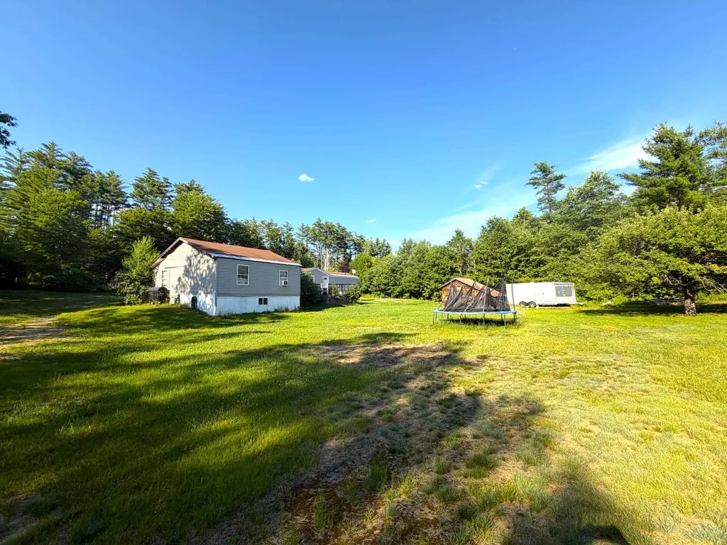 41 Pine Tree Road Newport NH 03773