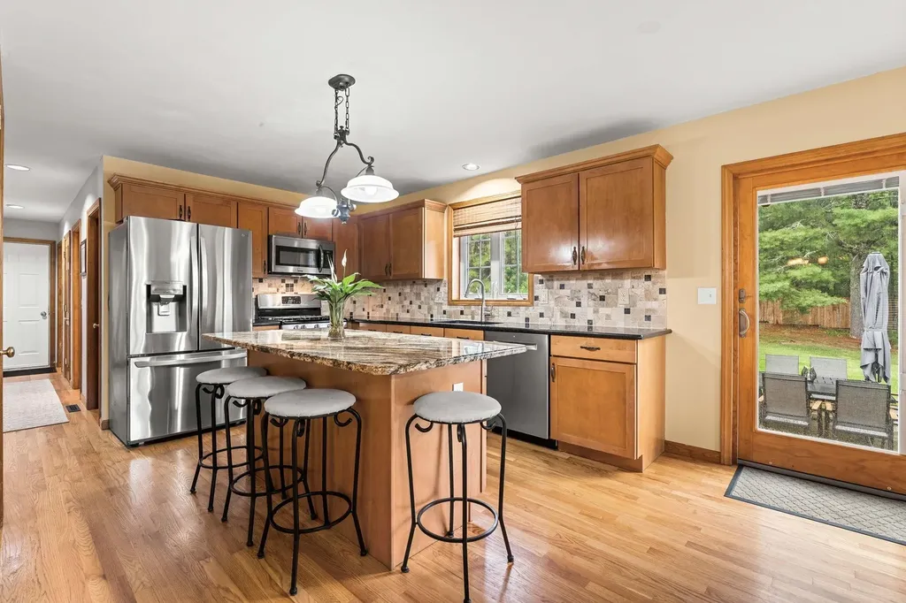 52 Oak Hill Rd Road Brookline NH 03033