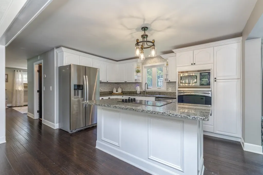10 Collins Avenue Merrimack NH 03054