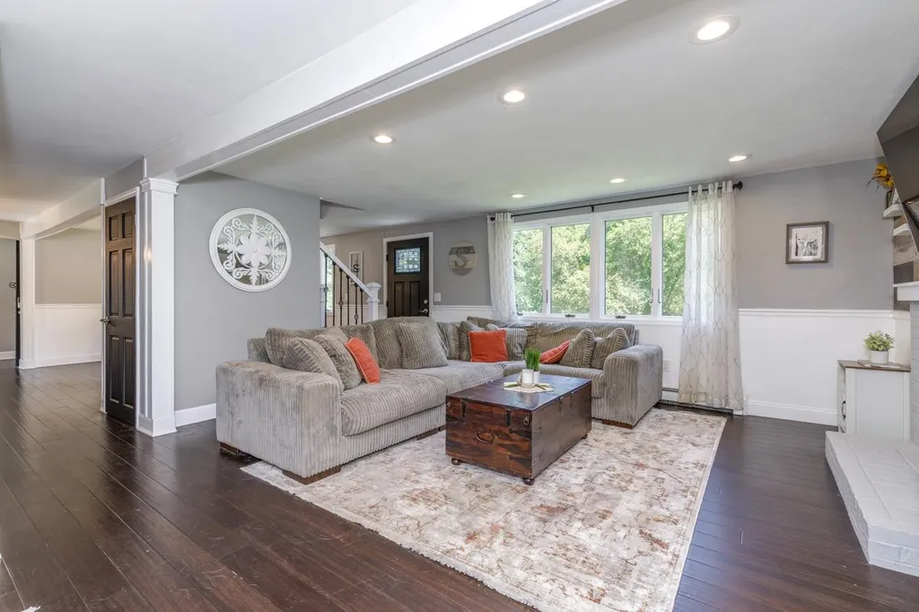 10 Collins Avenue Merrimack NH 03054