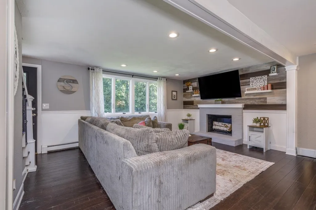 10 Collins Avenue Merrimack NH 03054