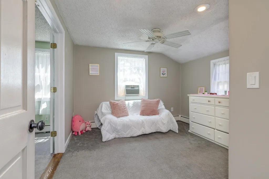 10 Collins Avenue Merrimack NH 03054